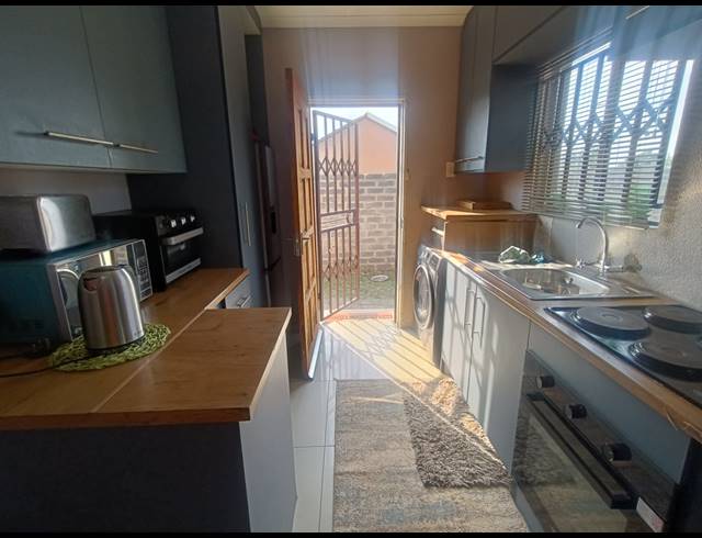 3 BEDROOM HOUSE TO LET IN RIVERSDALE